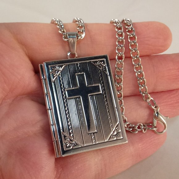 Mens 18K White Gold Plated Cross Pendant Curb Chain Necklace 24" - Picture 4 of 6